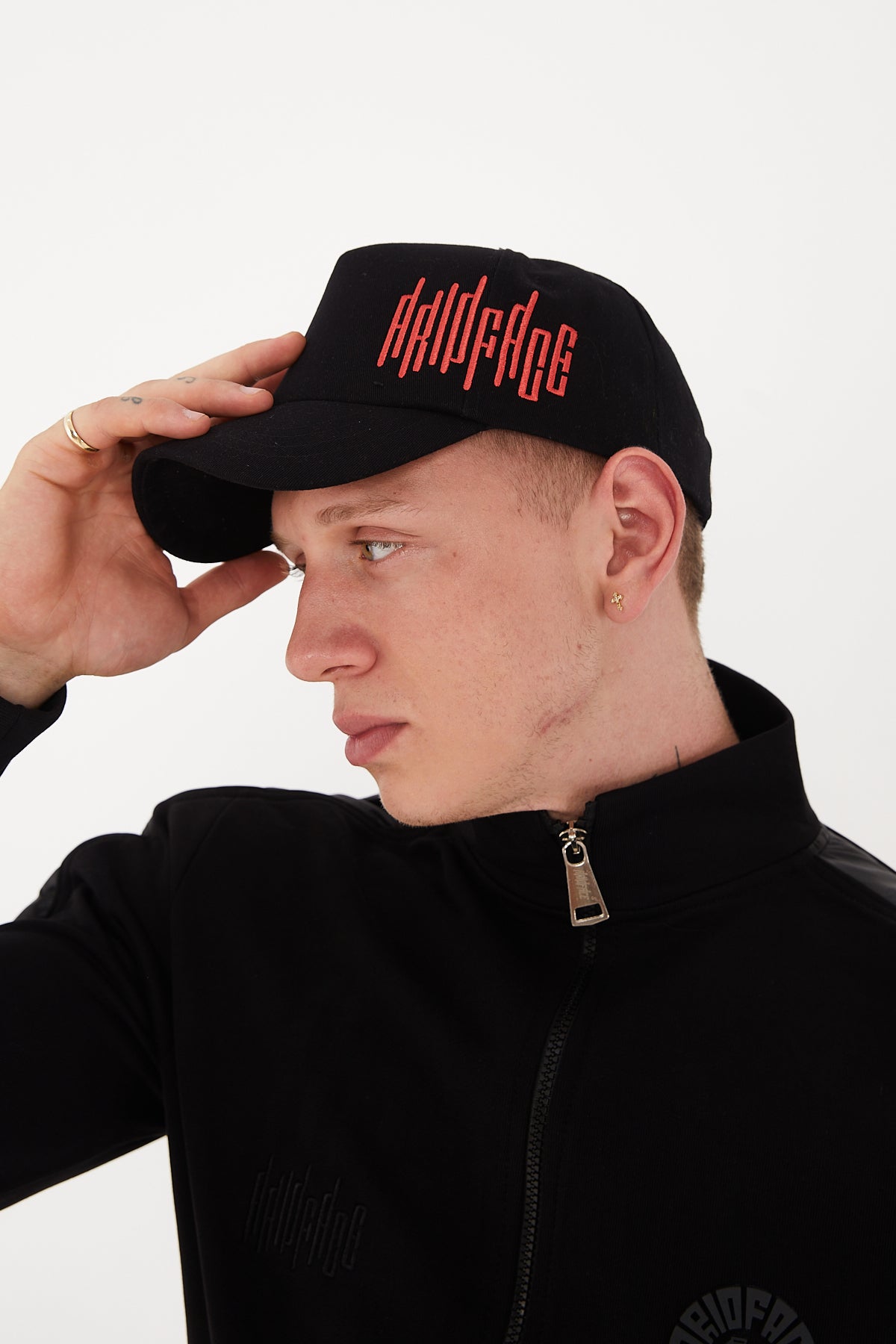 Red Noise Caps