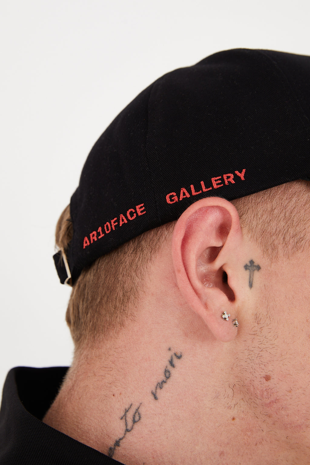 Red Noise Caps